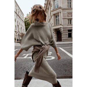 ZARA KNIT SWEATER WITH LAPEL NECK